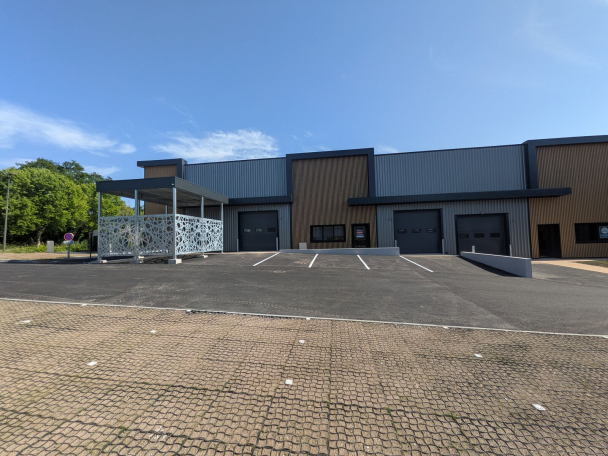 Photo 1 – vente entrepôts / activités	SAINT AVE (56890)
