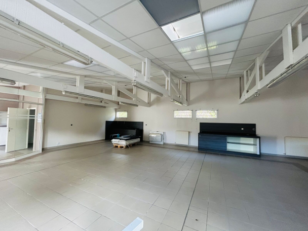 Photo 1 – location bureaux	LARMOR PLAGE (56260)