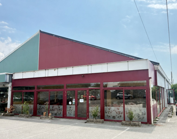 Photo 1 – location Local commercial	SENE (56860)