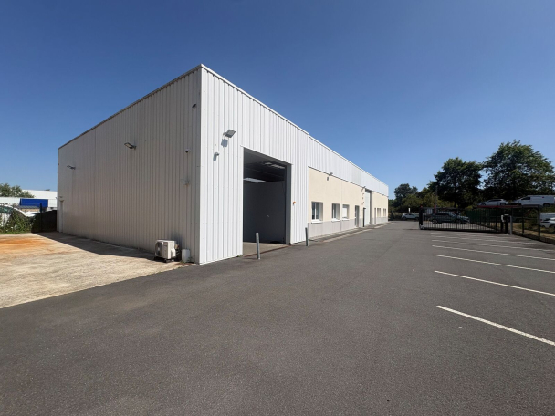 Photo 1 – location entrepôts / activités	TREILLIERES (44119)