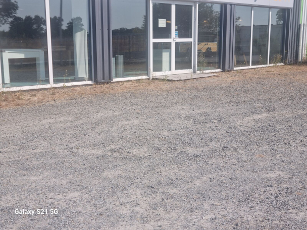 Photo 1 – location Local commercial	PONT SAINT MARTIN (44860)