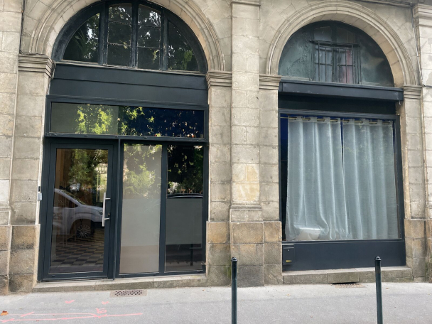 Photo 1 – location Local commercial	NANTES (44000)