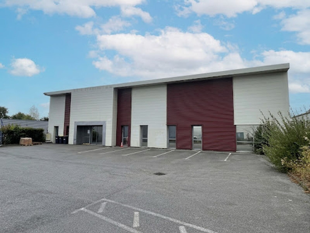 Photo 1 – location entrepôts / activités	PLOEREN (56880)