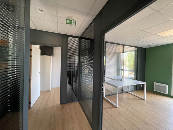 Photo 1 – vente bureaux	VANNES (56000)