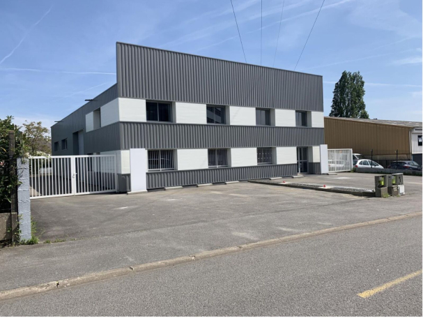 Photo 1 – location entrepôts / activités	LA CHAPELLE SUR ERDRE (44240)