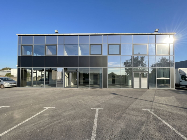 Photo 1 – location Local commercial	THEIX NOYALO (56450)